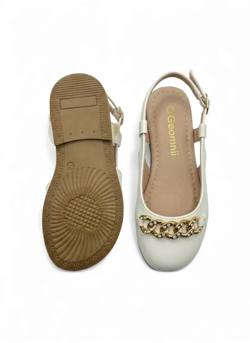 Geoomnii White Junior Girls’ Closed Flat Shoes – Comfortable, Lightweight & Everyday Wear for Women | Best Price UAE